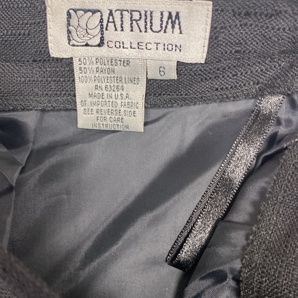 Nwot ATRIUM COLLECTION BLACK SUIT SIZE 6 - Picture 6 of 6